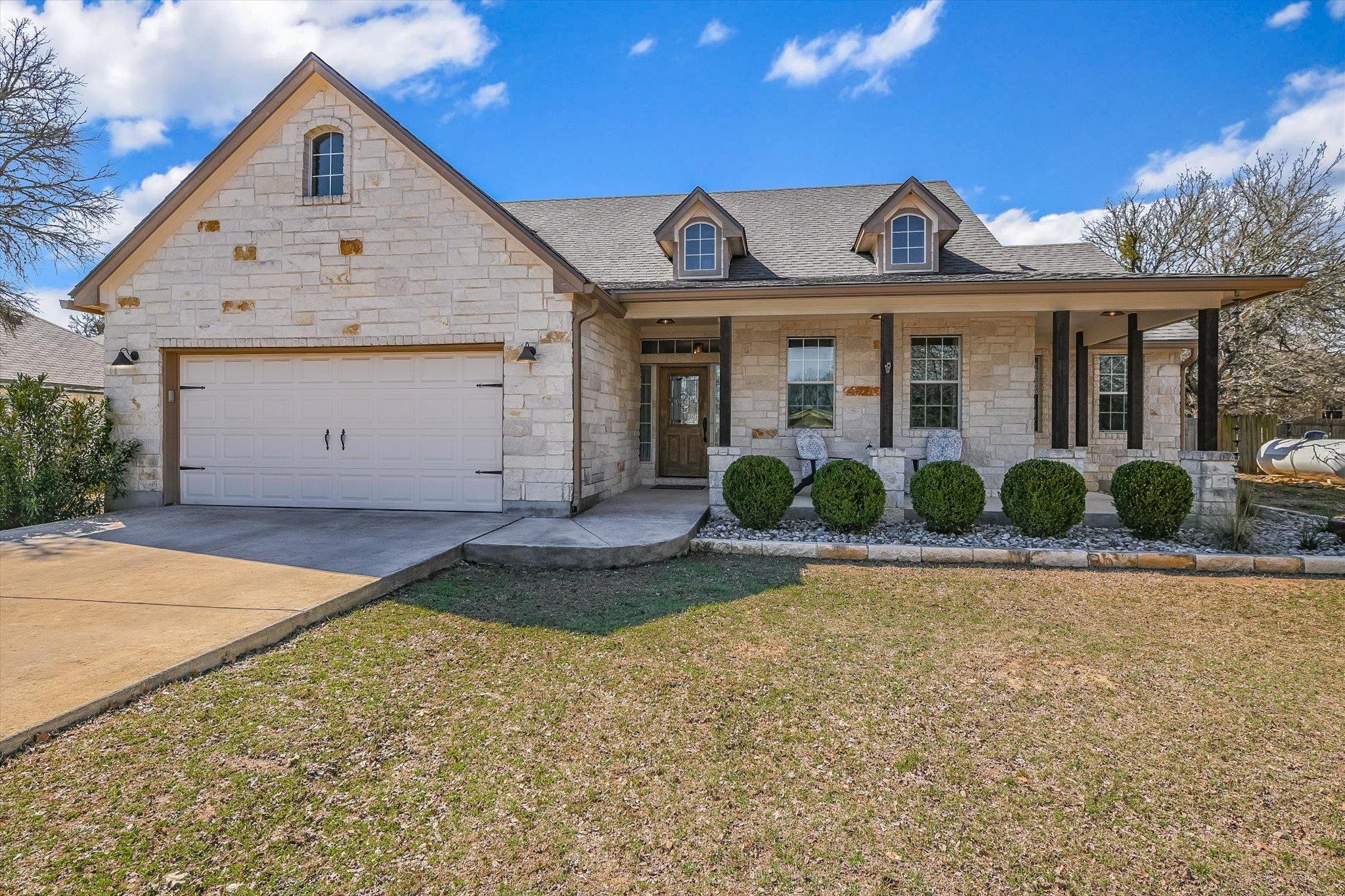 27 Whispering Valley